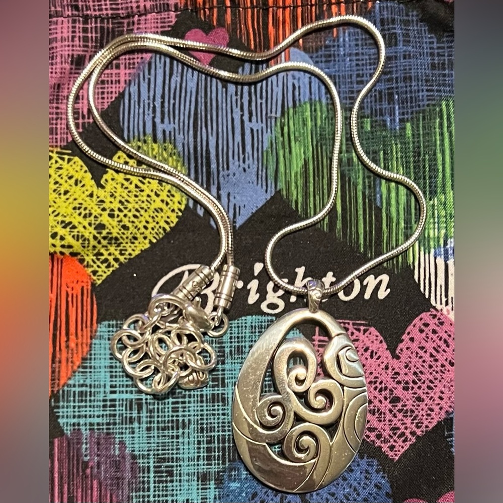 Brighton necklace with tear drop and swirl design